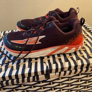 Women Brooks Altra